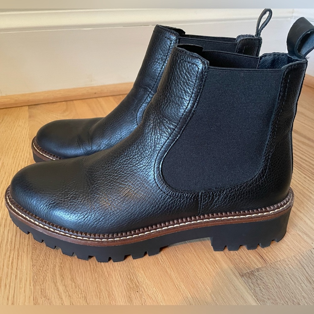 Caslon Chelsea boot in black with lug sole